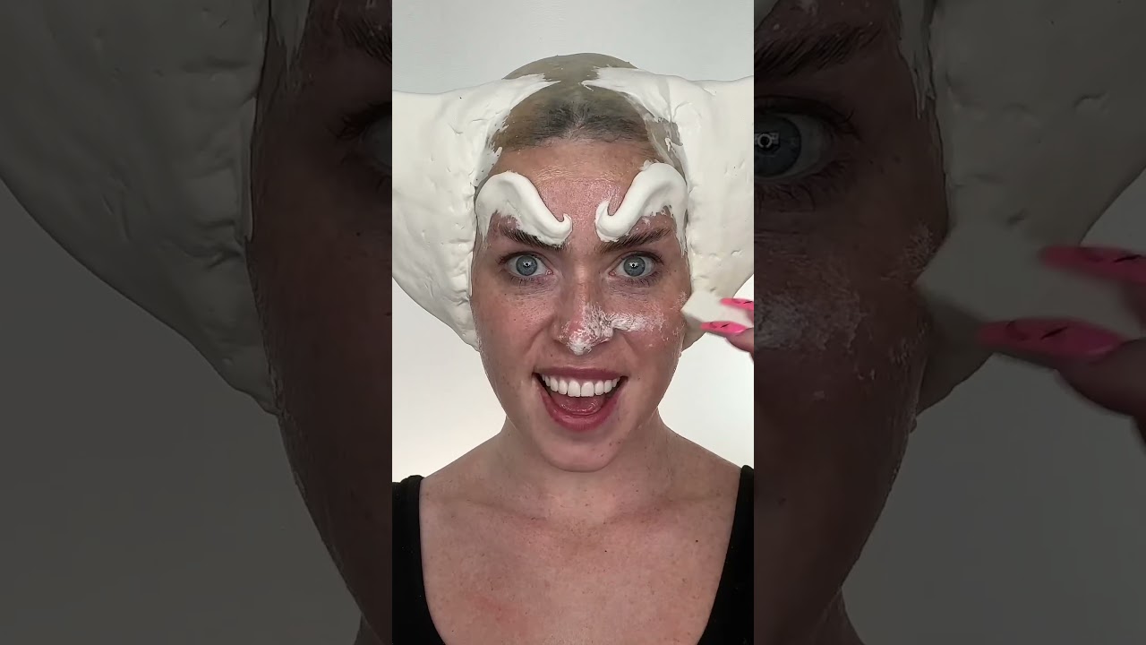 My name’s Huggy Wuggy!!! Poppy Playtime makeup! 😱
