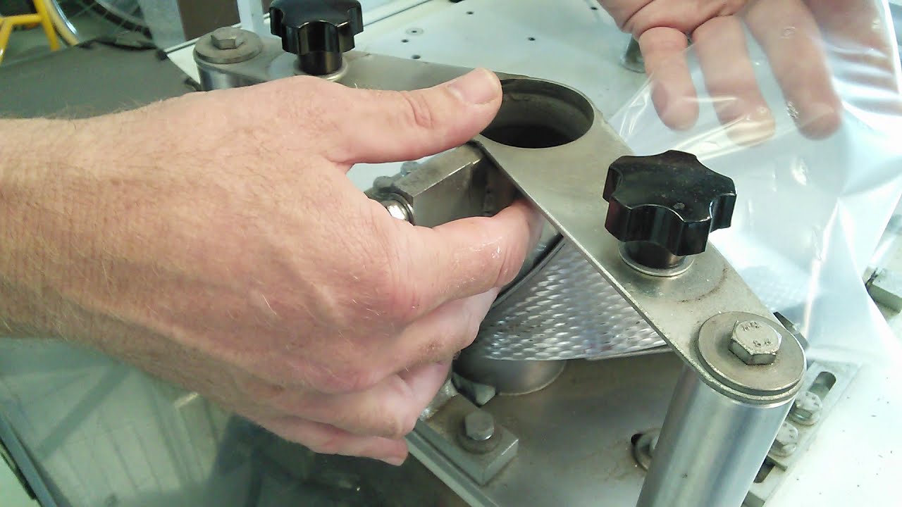 Forming Set / Forming Shoulder - Loading Film into a VFFS