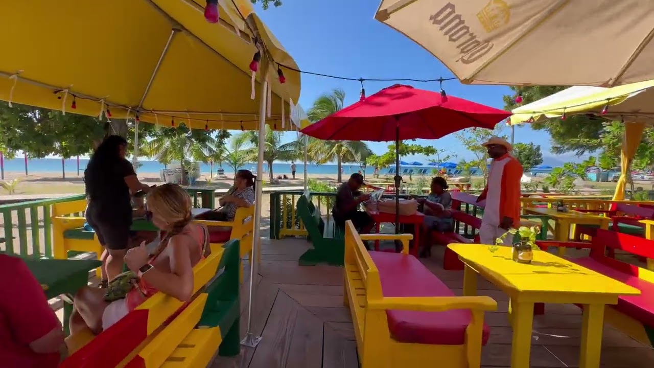 Sunshine&rsquo;s Beach Bar - Pinneys Beach, St Kitts and Nevis