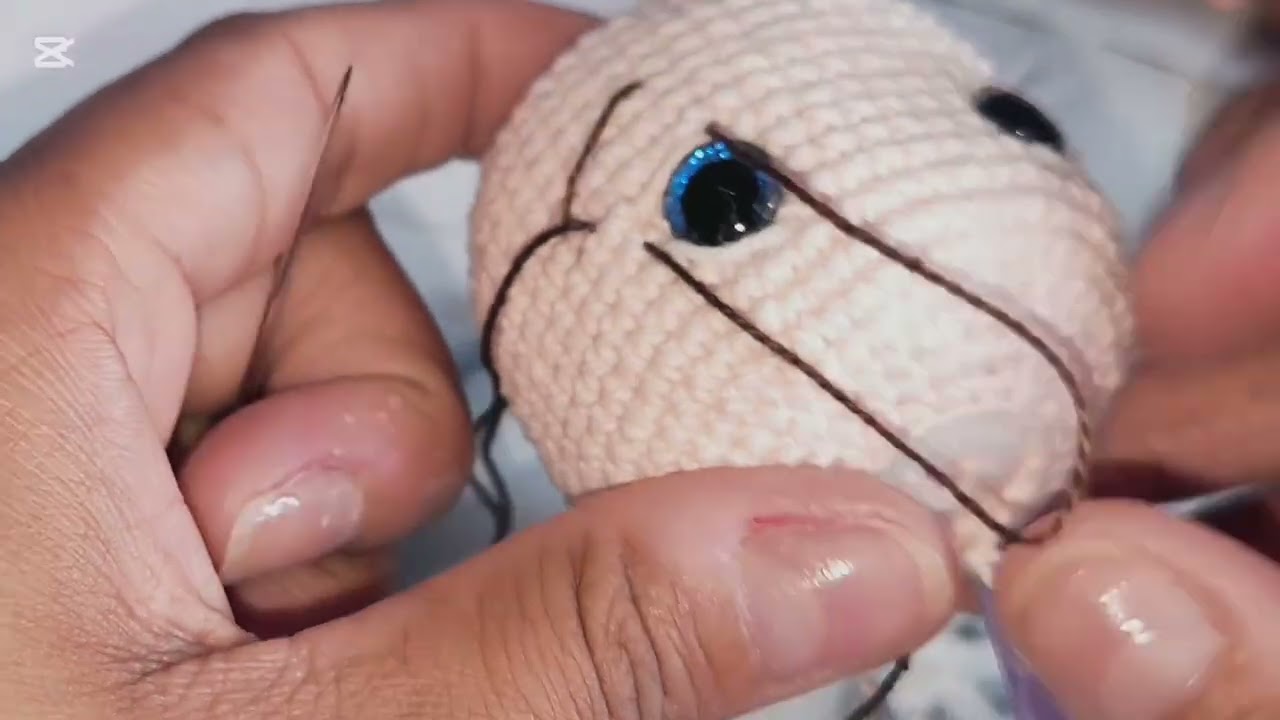 Bordar Pestañas a tus amigurumis de forma sencilla y fácil. 