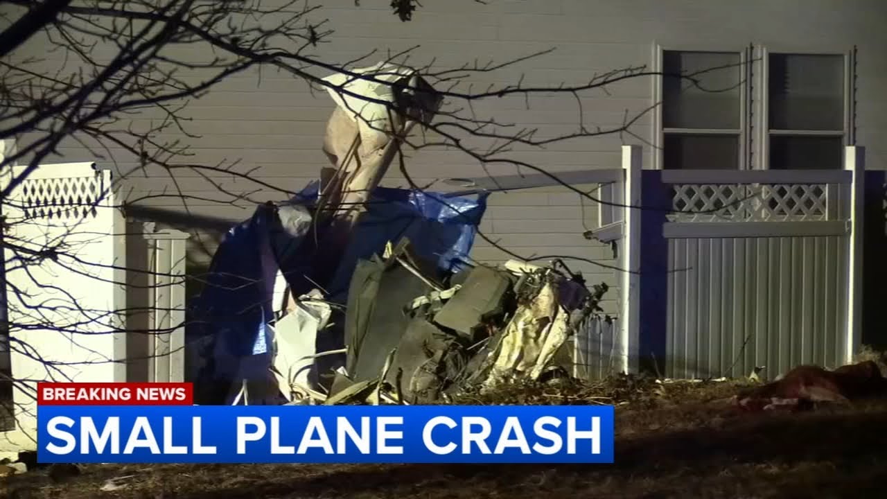 Small plane crashes into northern Illinois neighborhood, NTSB says