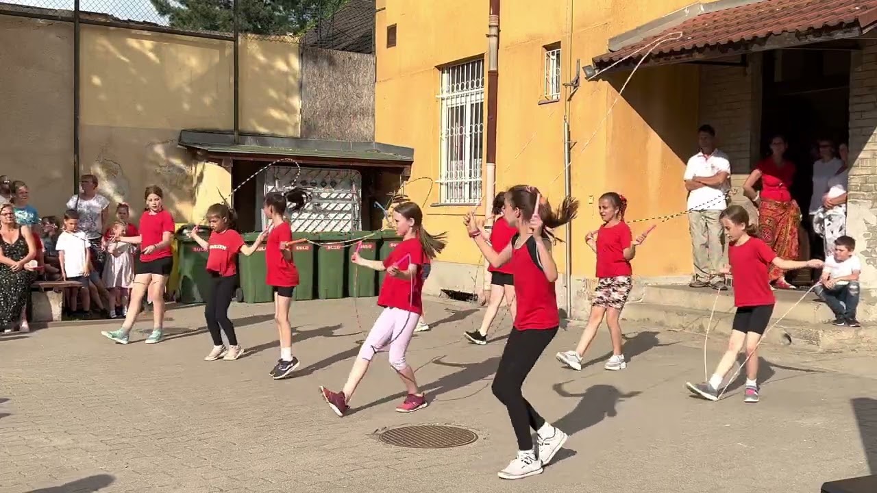 UGRÓKÖTÉL BEMUTATÓ  --  alsós