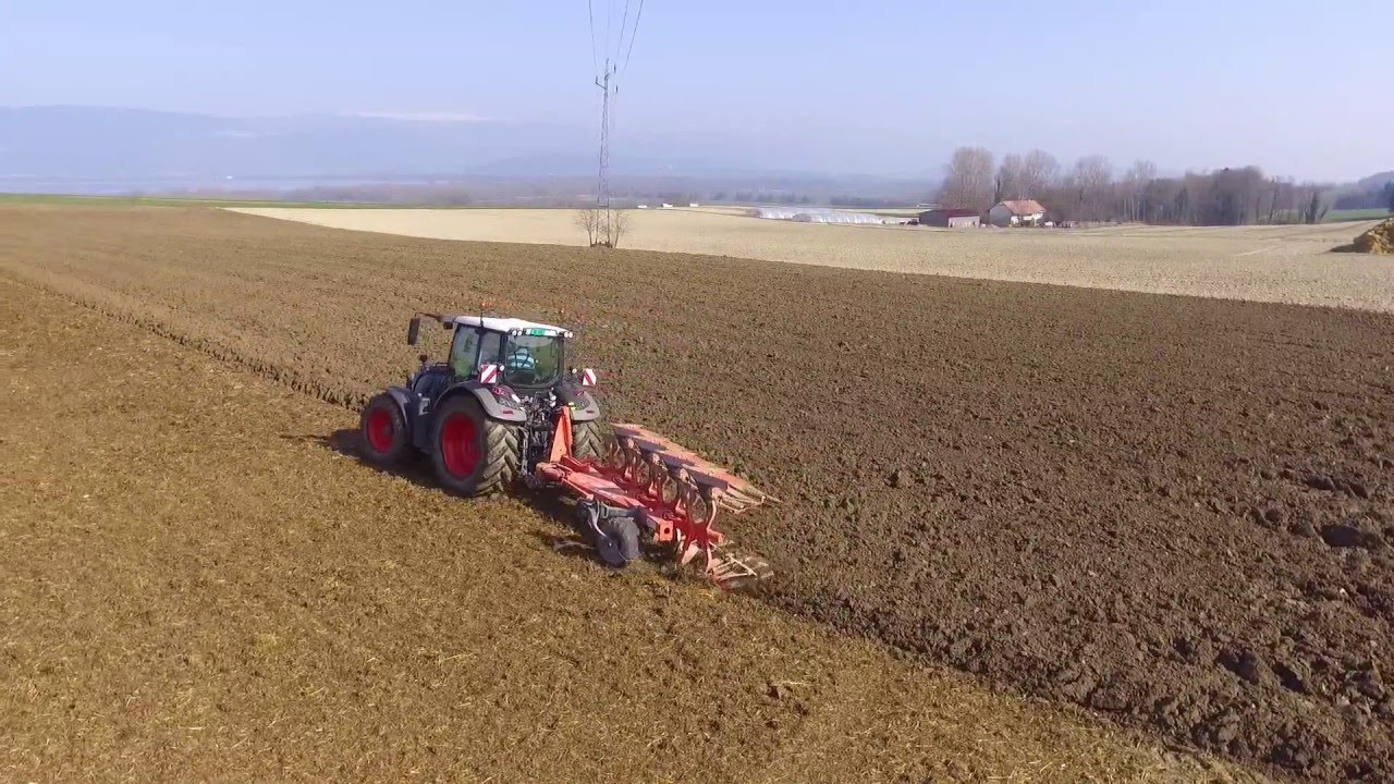 Labour de printemps - Fendt 516 Black Beauty