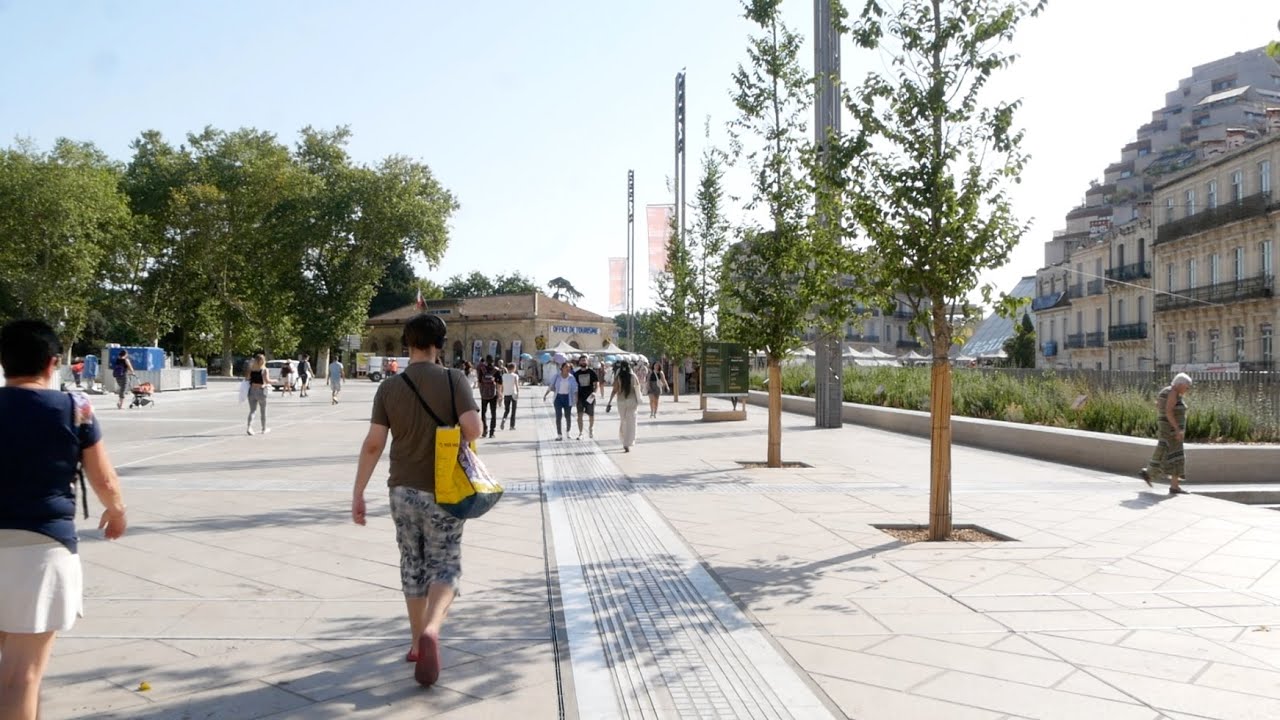 Montpellier : Découvrez la célèbre place de la Comédie entièrement réhabilitée