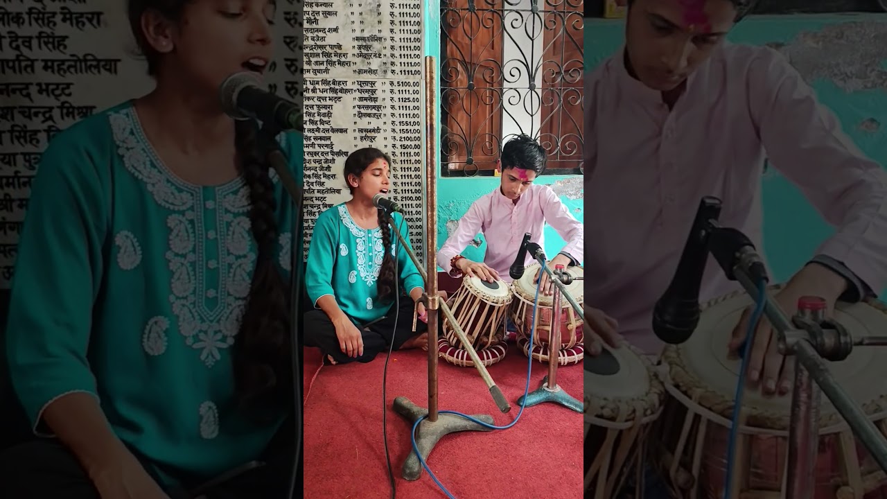 बरसाने की छोरी राधा गोरी गोरी आपको पसंद आई आवाज तो लाइक  करिएगा कमेंट करीयेगा#viralvideo#ytshorts