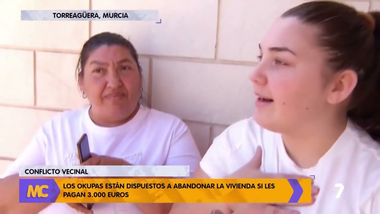 OKUPAN UNA CASA EN TORREAGÜERA Y ACCEDEN A IRSE SI LES DAN 3 000 EUROS
