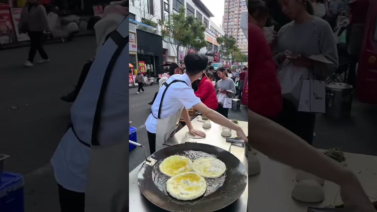 Set up a stall and sell 1,000 scallion pancakes every day!