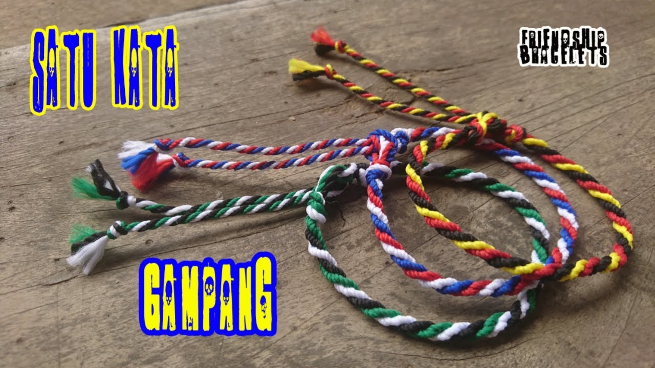Membuat gelang sederhana cuman diputar dan diikat saja bagian 3 motif tersusun tiga warna