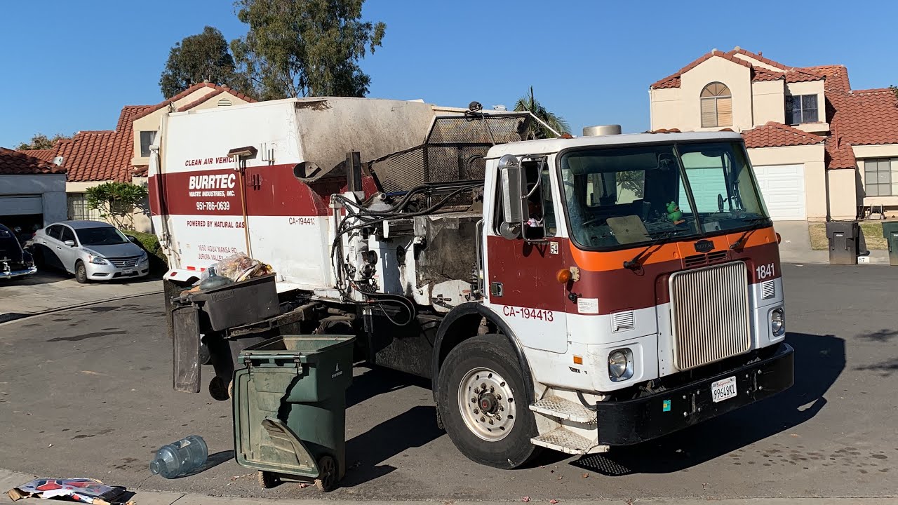 Burrtec Autocar WX Bridgeport ASL 1841 on Trash