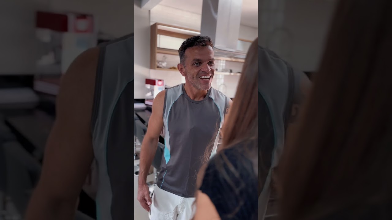 Chega final de semana ele só quer saber de futebol e amiguinhos, aí eu dou um gelo!