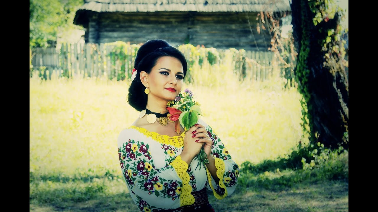 RUXANDRA PITULICE - O batrana de la tara