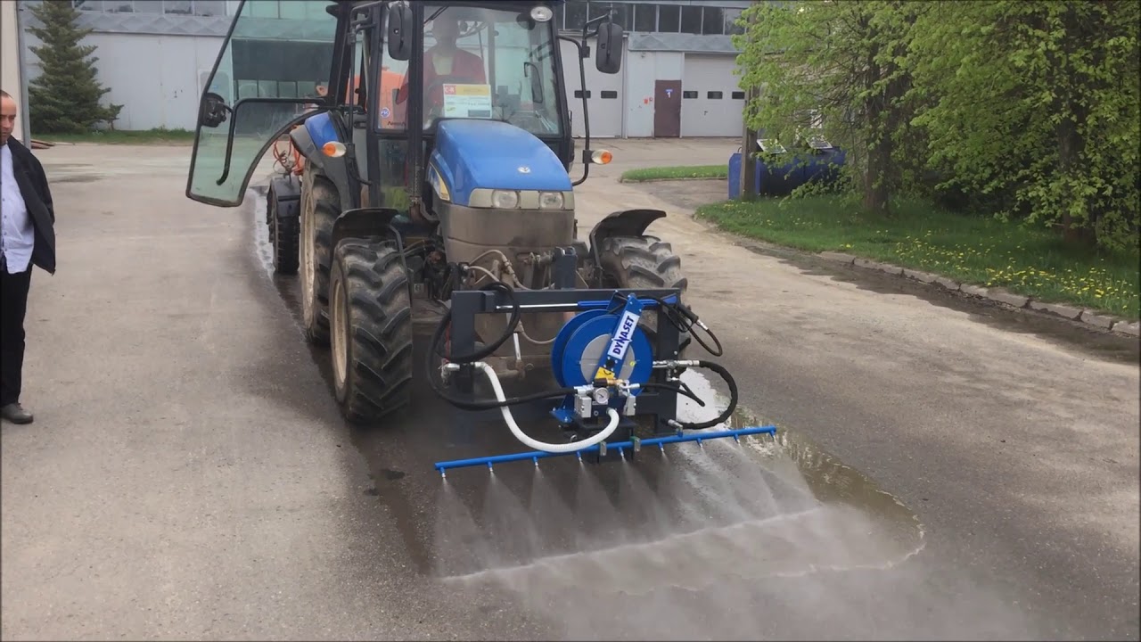 Myjka uliczna KPL 200 w pracy