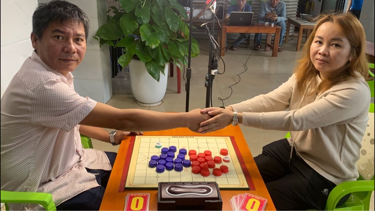 [Trực Tiếp Cờ Tướng] Nữ Tướng Đàm Thuỳ Dung và anh Hải Cam Ranh, chấp 1 nắp trên 10p5s chạm 04