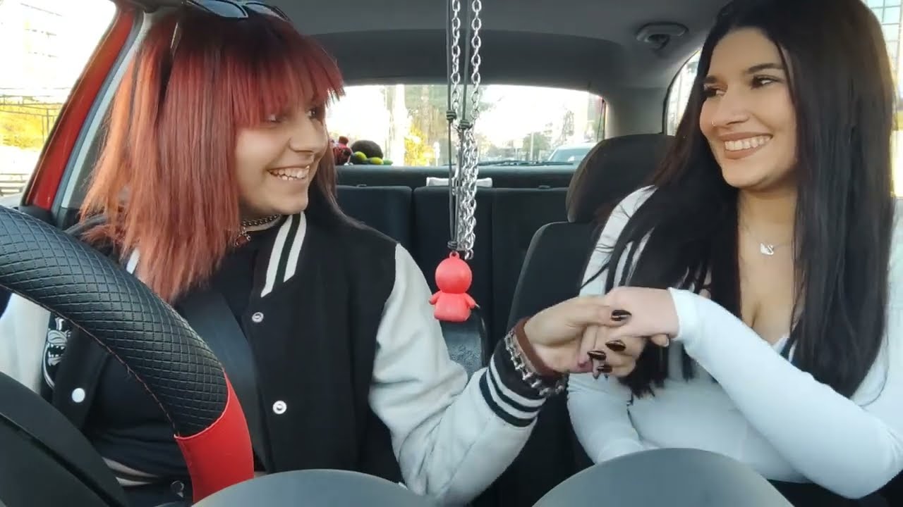 Τι κάνει μια Ισπανίδα μέσα στο Seat Ibiza!