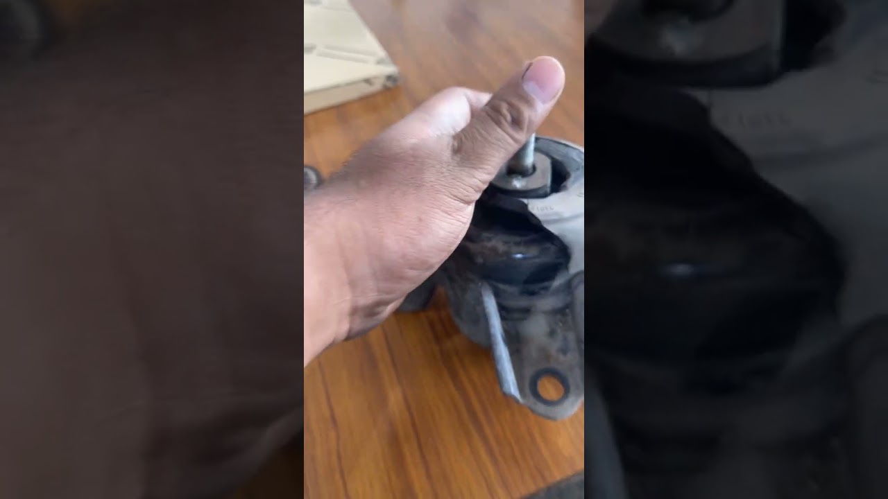 Hyundai Accent 2015 Replacement of Engine Mount اكسنت 2015 تغير كرسي مكينة #automobile #hyundai