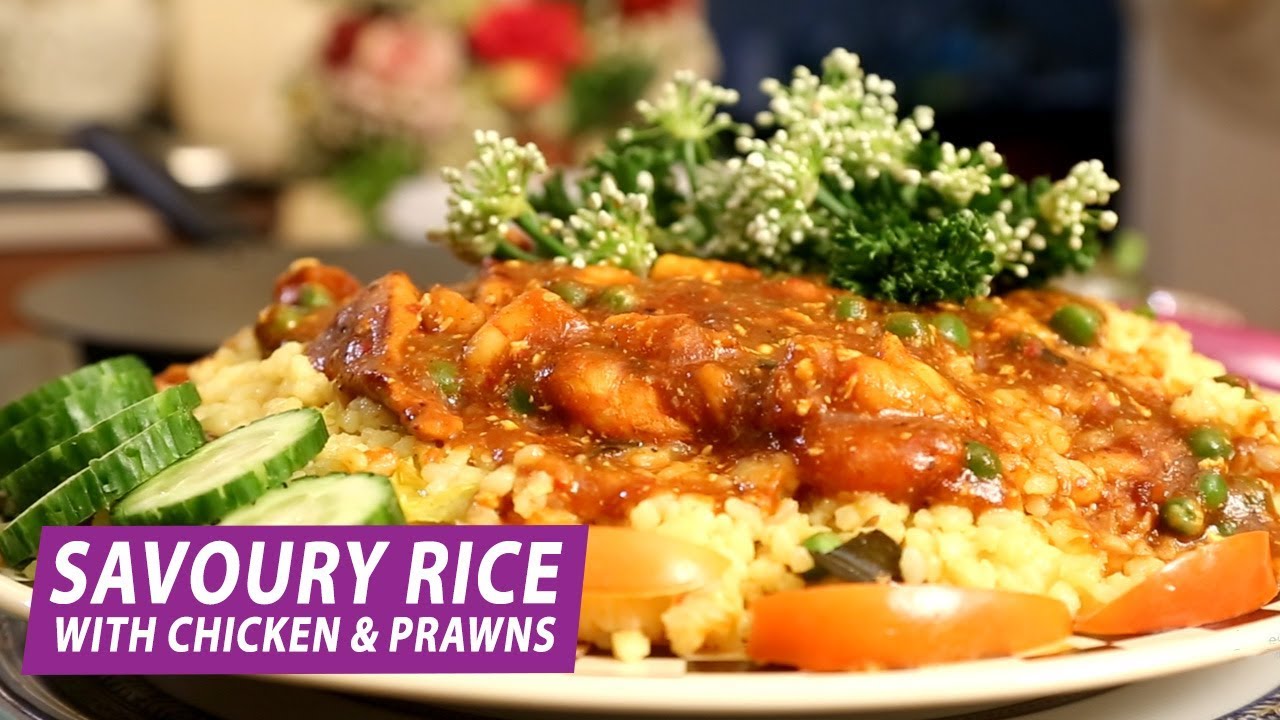 Savoury Rice With Chicken And Prawns Gravy