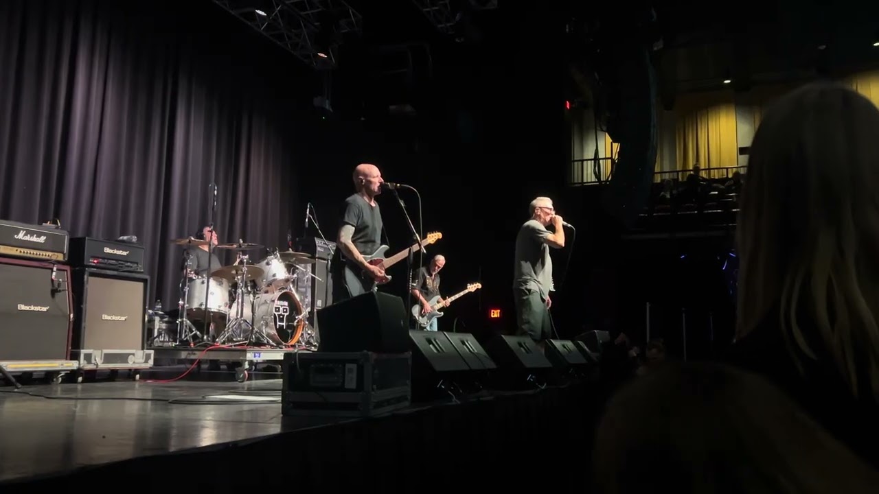 Descendents (Grand Rapids 2/13) - Van (Most Of) and I'm Not A Punk