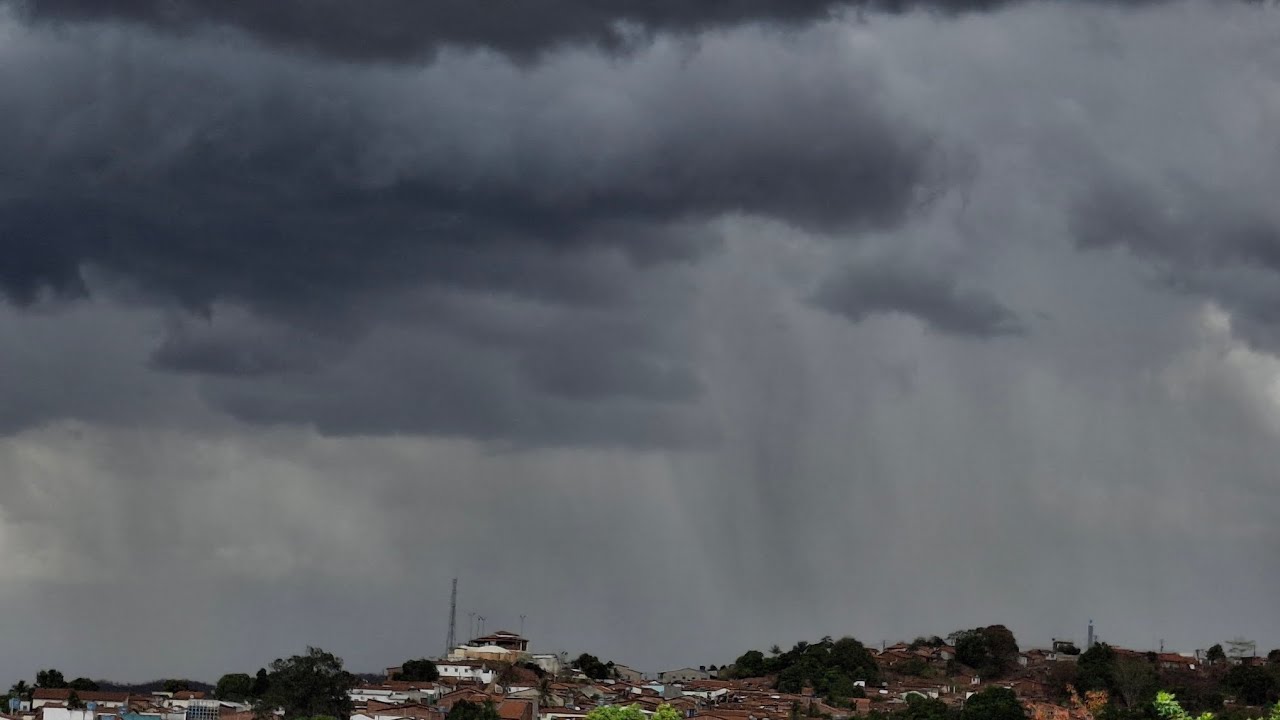 TEMPESTADE com VENTOS superiores a 60 km/h, chuva pesada 12/08/2025