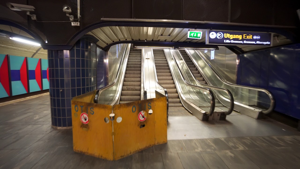 Norway, Oslo, Stortinget subway station, 2X elevator, 3X escalator