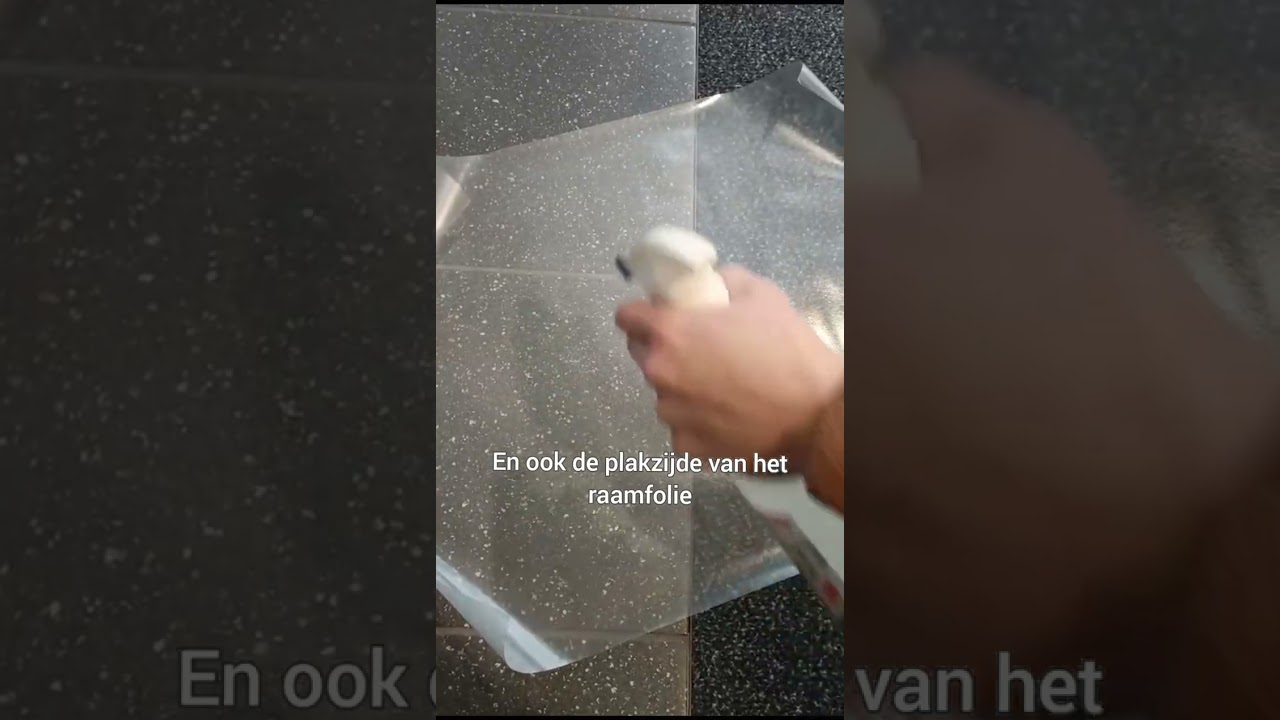 Raamfolie met en zonder water aanbrengen