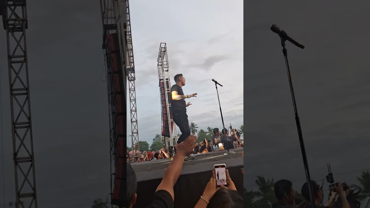 Kangen Band Konser Blitang, Tentang kau dan dia 