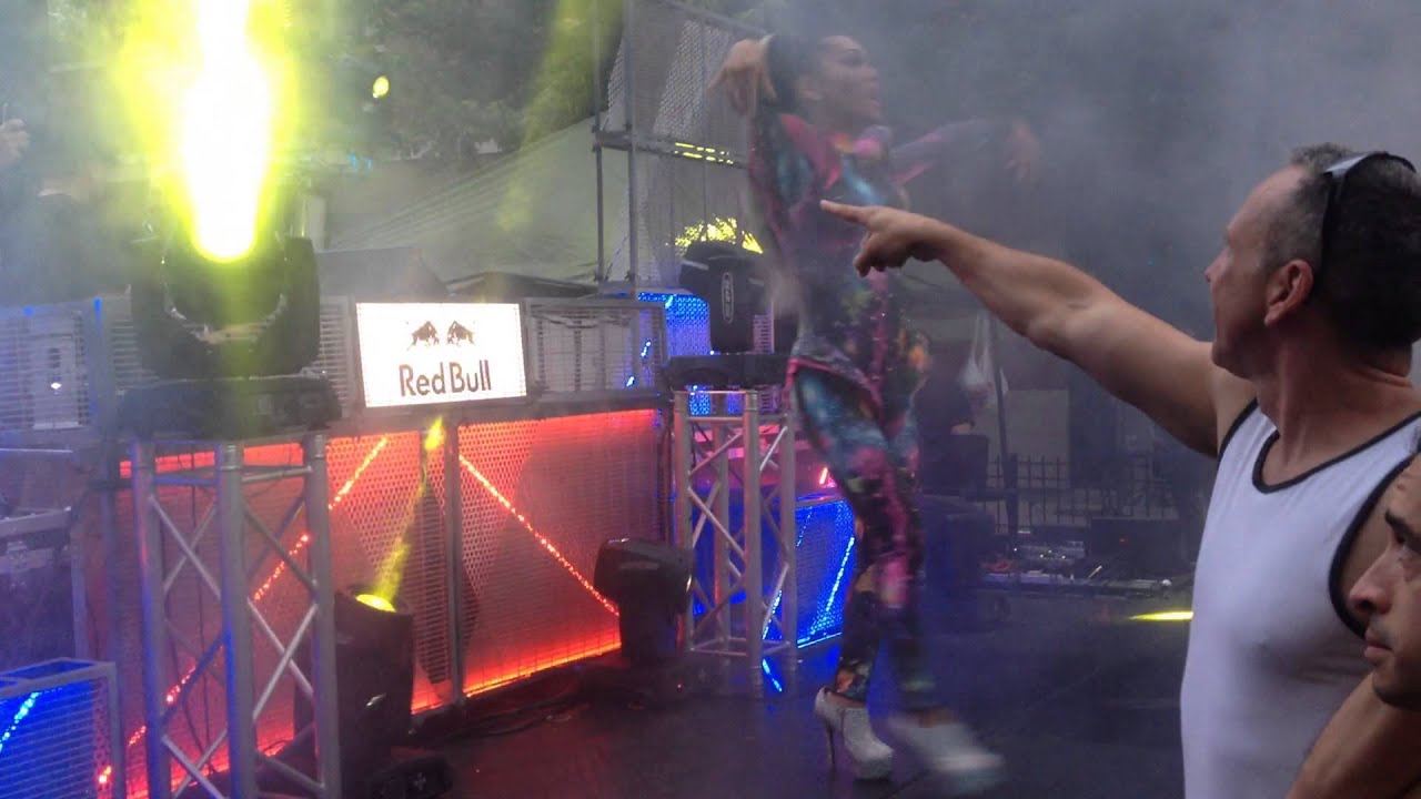 Gia Gunn live at Market Days 2014 Chicago, IL