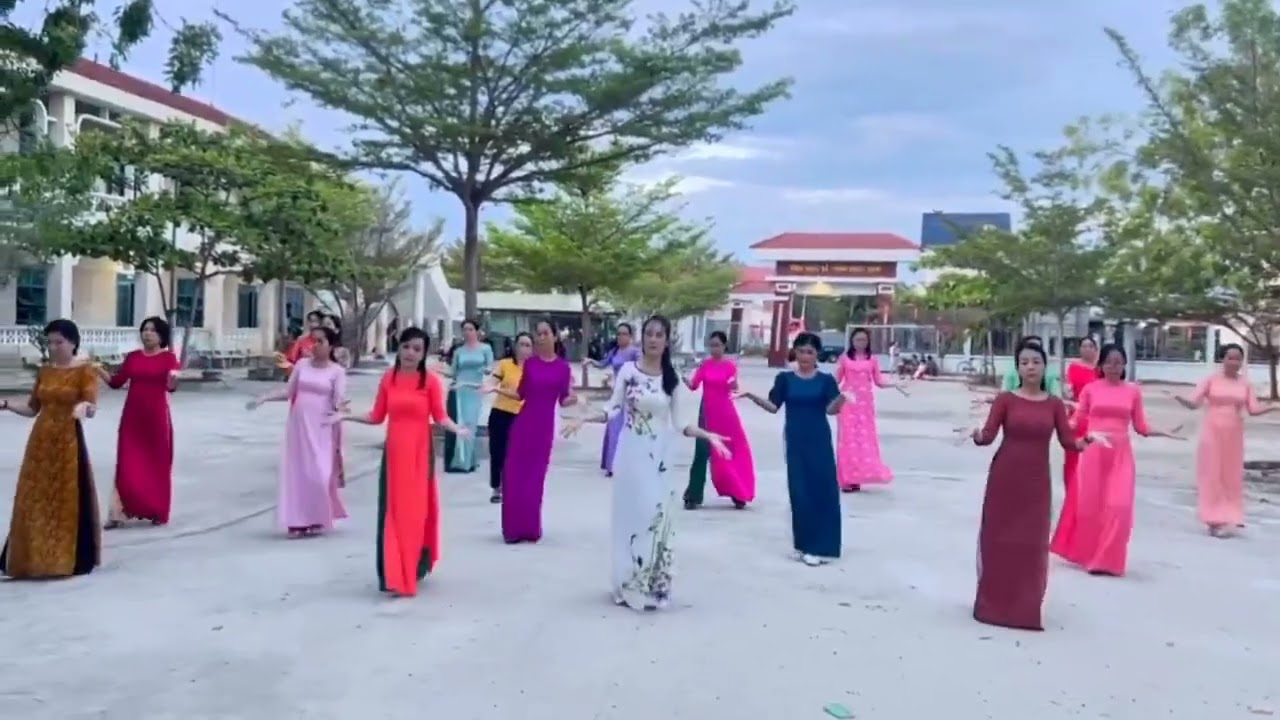 Bài 41. Dân vũ: Đến với con người Việt Nam tôi.