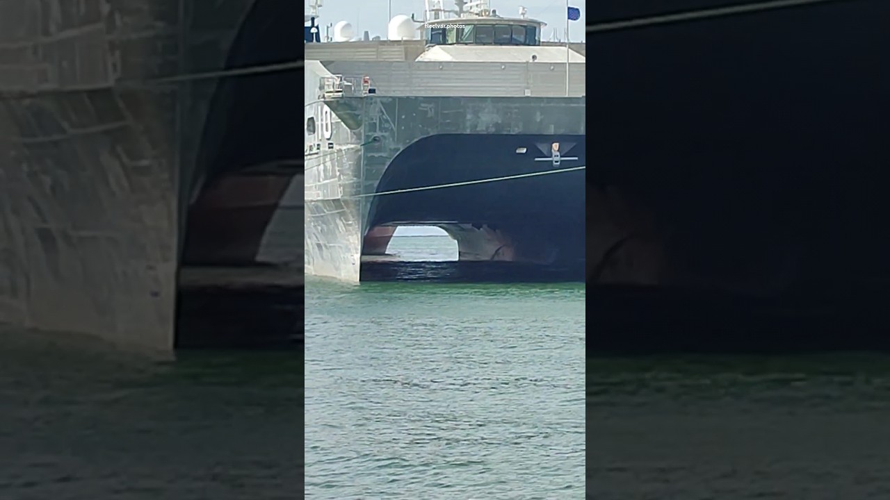 Amazing ship USNS Burlington in Panama🙌🏻 #trend #colon #usnavy