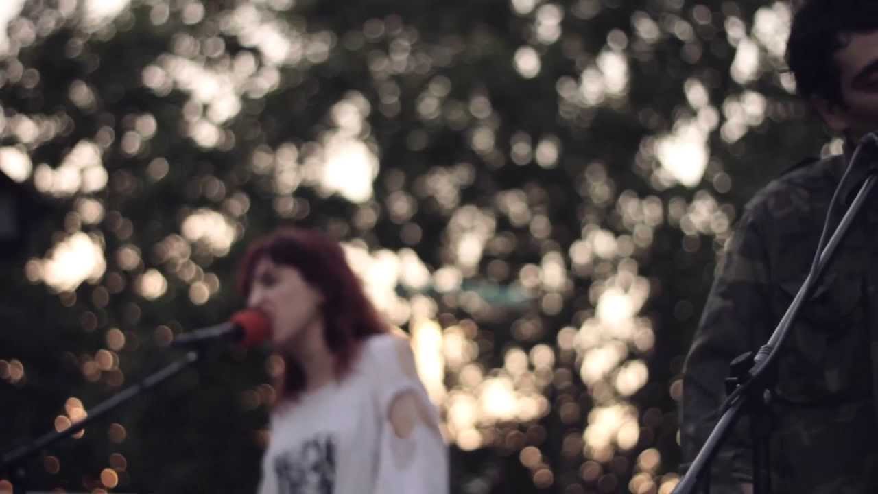 Mueran Humanos en la terraza - El festival de las luces