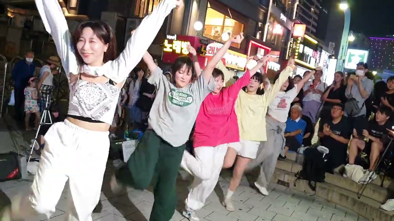 [STREET ARTIST] LADY B. INTERACTIVE HONGDAE BUSKING. 230801.