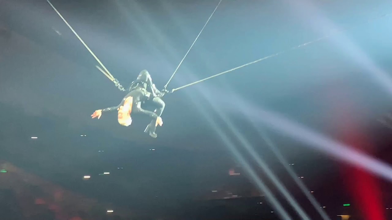 P!nk - I'm Gonna Start A fight  #beautifultraumatour #imgonnastartafight #pink