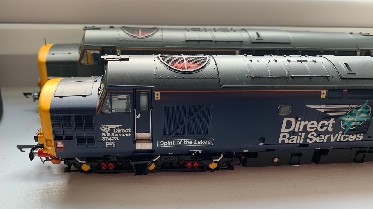 Accurascale class 37 DCC sound. 37423 in DRS compass livery. Stunning model.