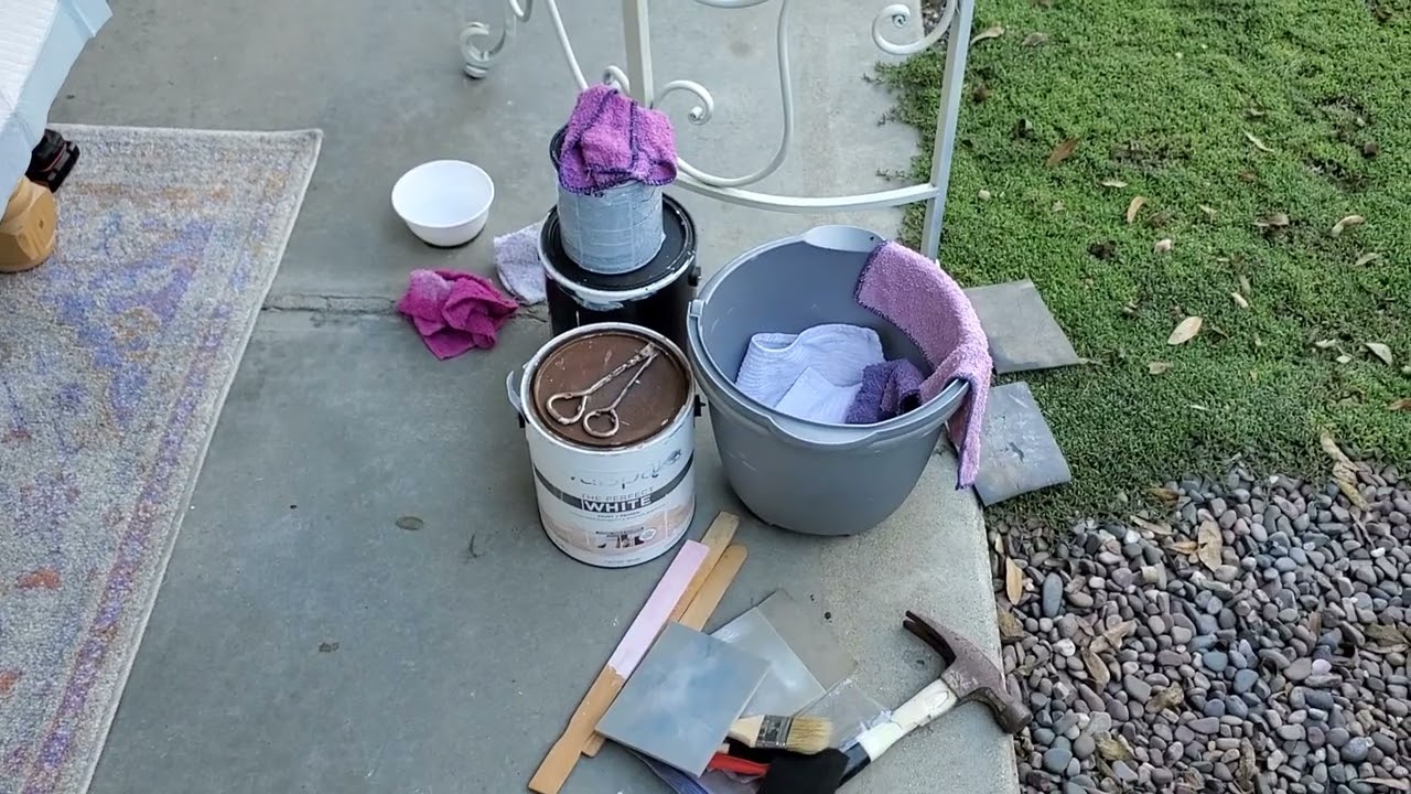 November 4th! A new little project that I am doing with chalk paint!