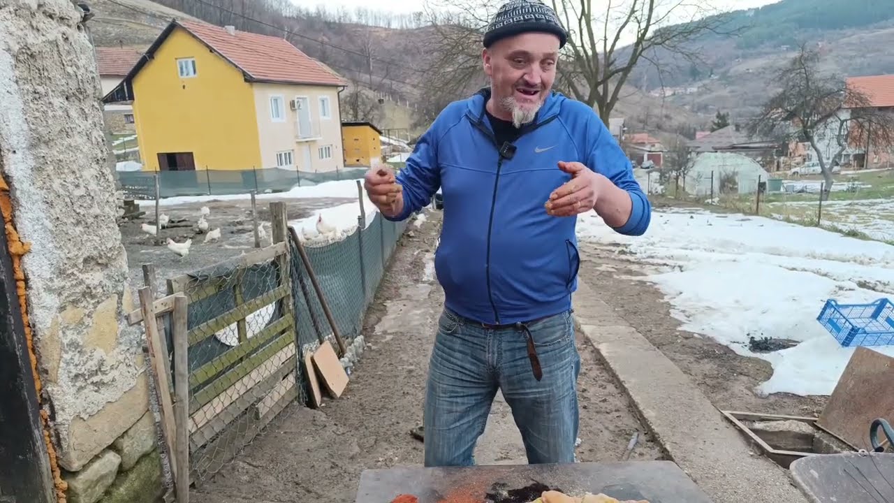 Tata opet suši piletinu u  ????.