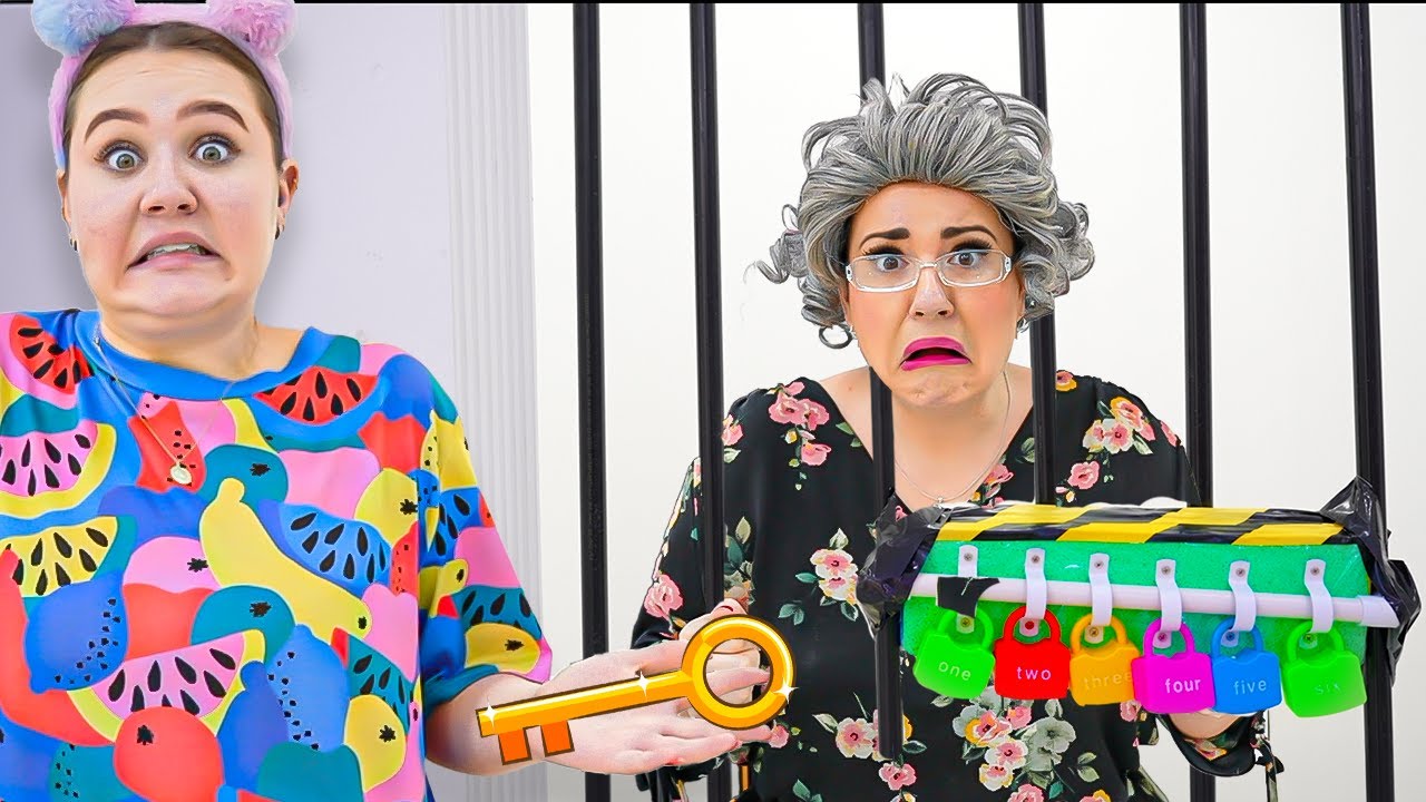 Ruby and Bonnie help granny in the Escape Room Challenge