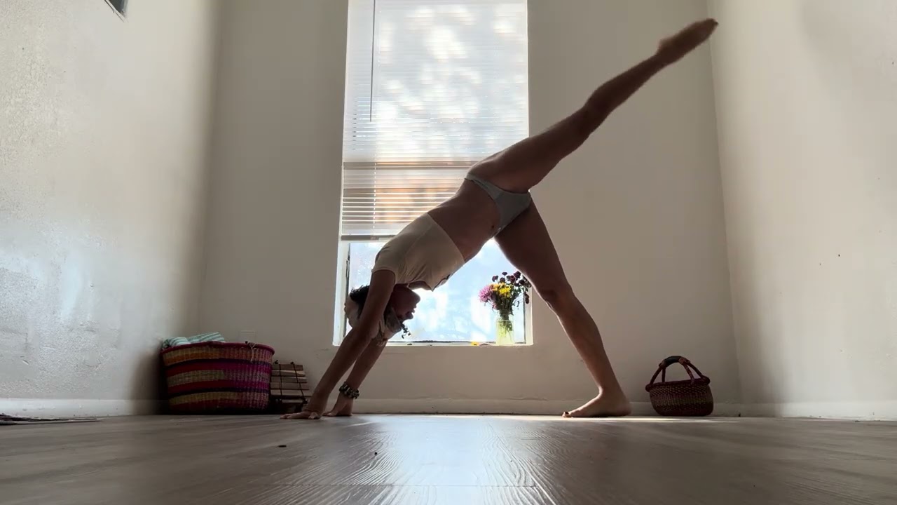 Black Yogi Gabrielle Flower Flow
