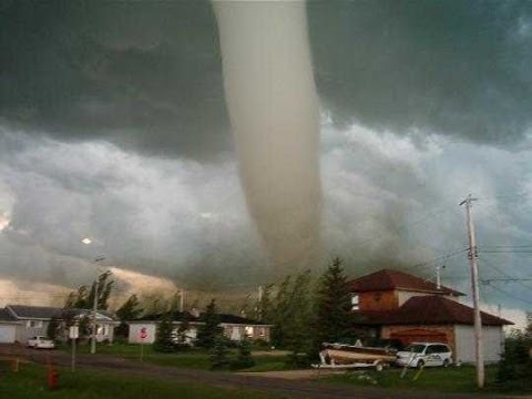 Super Tornado :  Documentary on the World's Biggest and Most Deadly Tornadoes