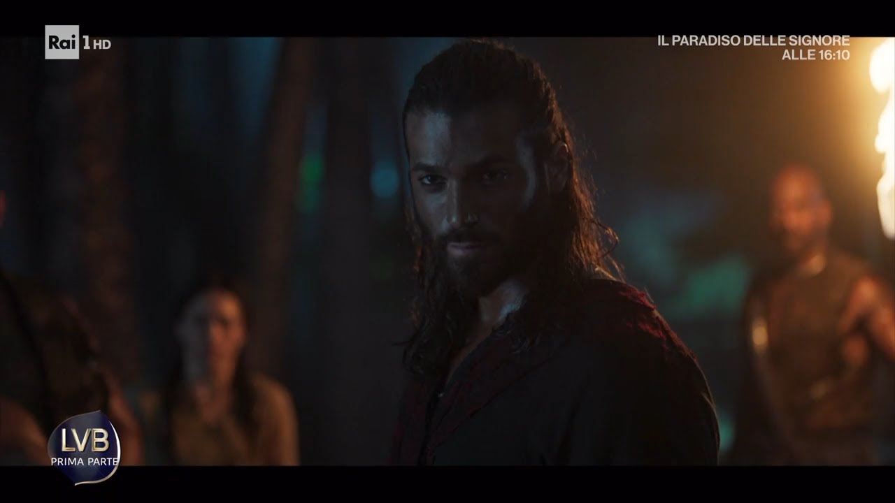Can Yaman e il rapporto con i genitori - La volta buona 04/12/2025