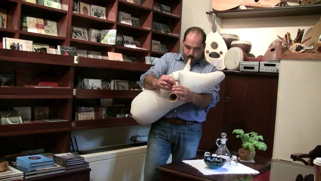 Ο M.Χούλης στο καταστ. Ν Ξυλούρης www.xilouris.gr