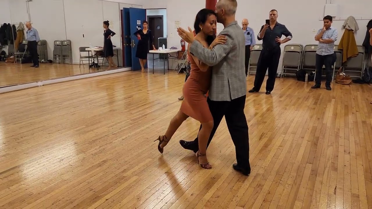 Argentine tango workshop- Caminata/Walk: Paloma Berrios & Maximiliano Alvarado