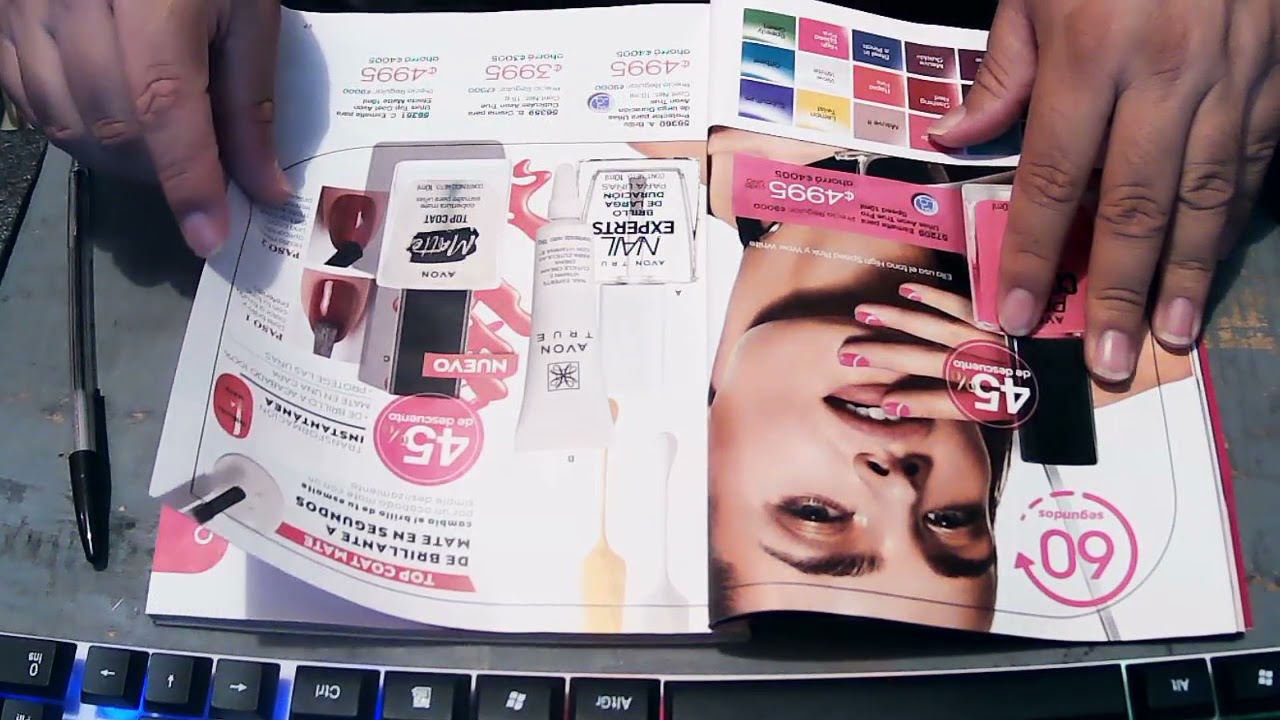 ASMR LEYENDO REVISTA CON CHICLE ASMR ESPAÑOL 2021