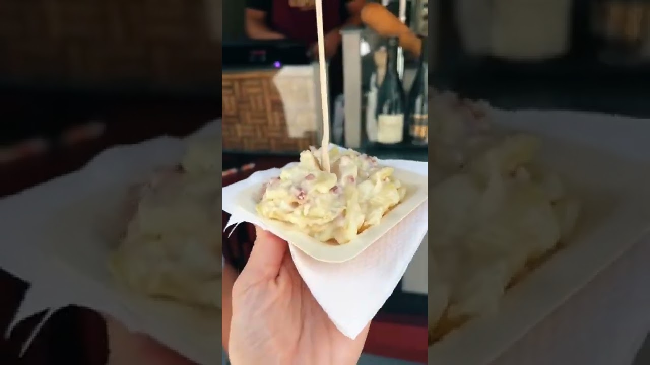 Пробуем уникальные блюда в парижском Диснейленде! #шорты