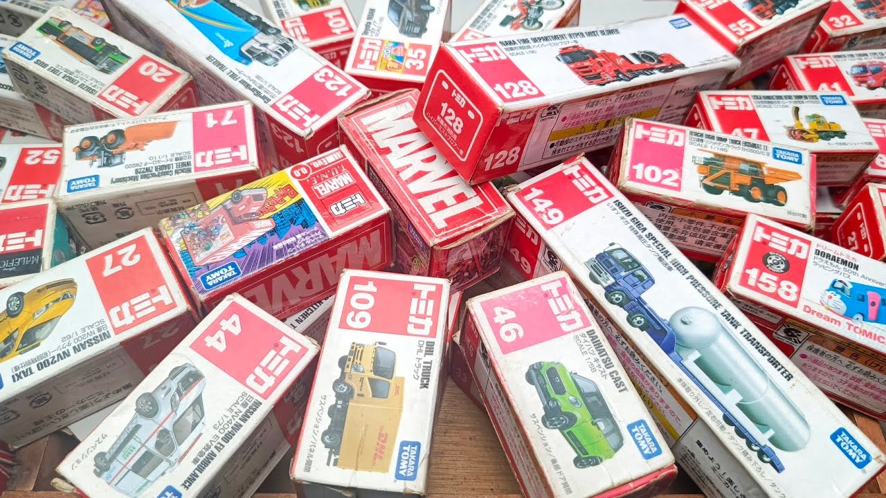 トミカミニカーが箱に盛り沢山!収納するよ。トミカのベストコレクションを動画でまとめました! -