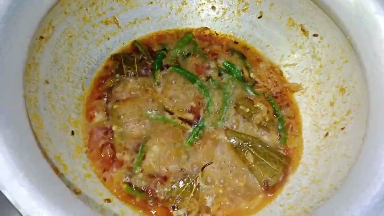 শীতকালিন বাঁধা কপি দিয়ে মাছের মাথা ঘন্টো। lifestyle of afroza #cooking #food 
