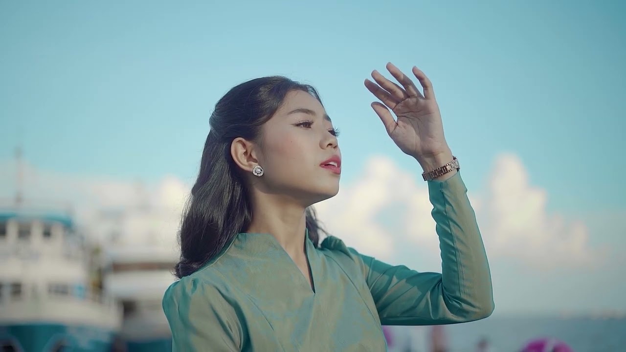 ချမ်းမြေ့ပါစေ - မေသက်ထားဆွေ  Chan Myae Par Say - May Thet Htar Shwe [Official MV]