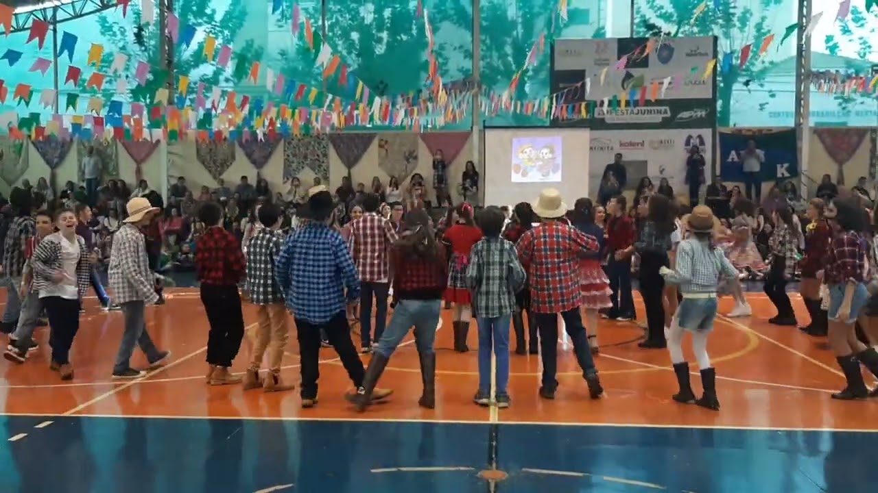 Quadrilha Tradicional no Colégio Koelle Festa Junina