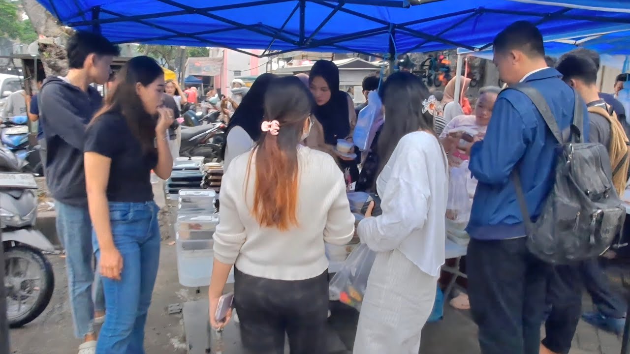 Cari Takjil di Puasa Pertama