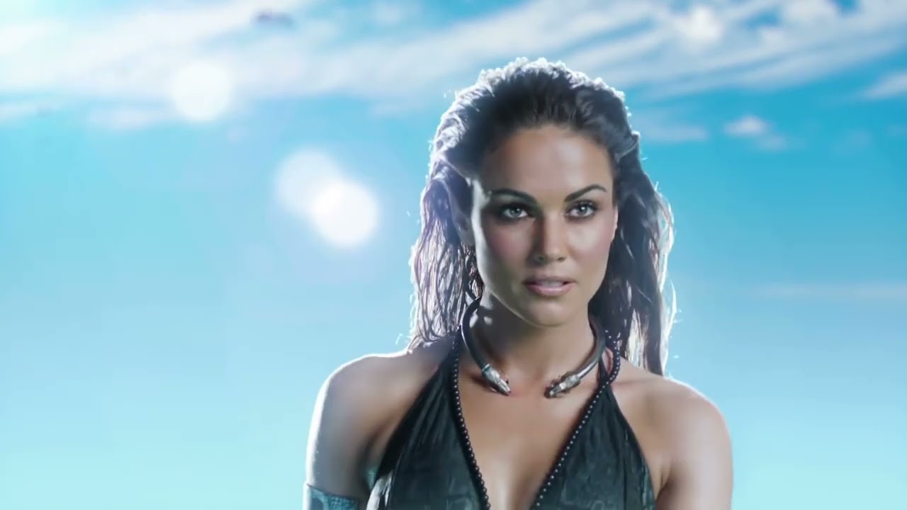 Lara Álvarez Giantess Survivor Ad