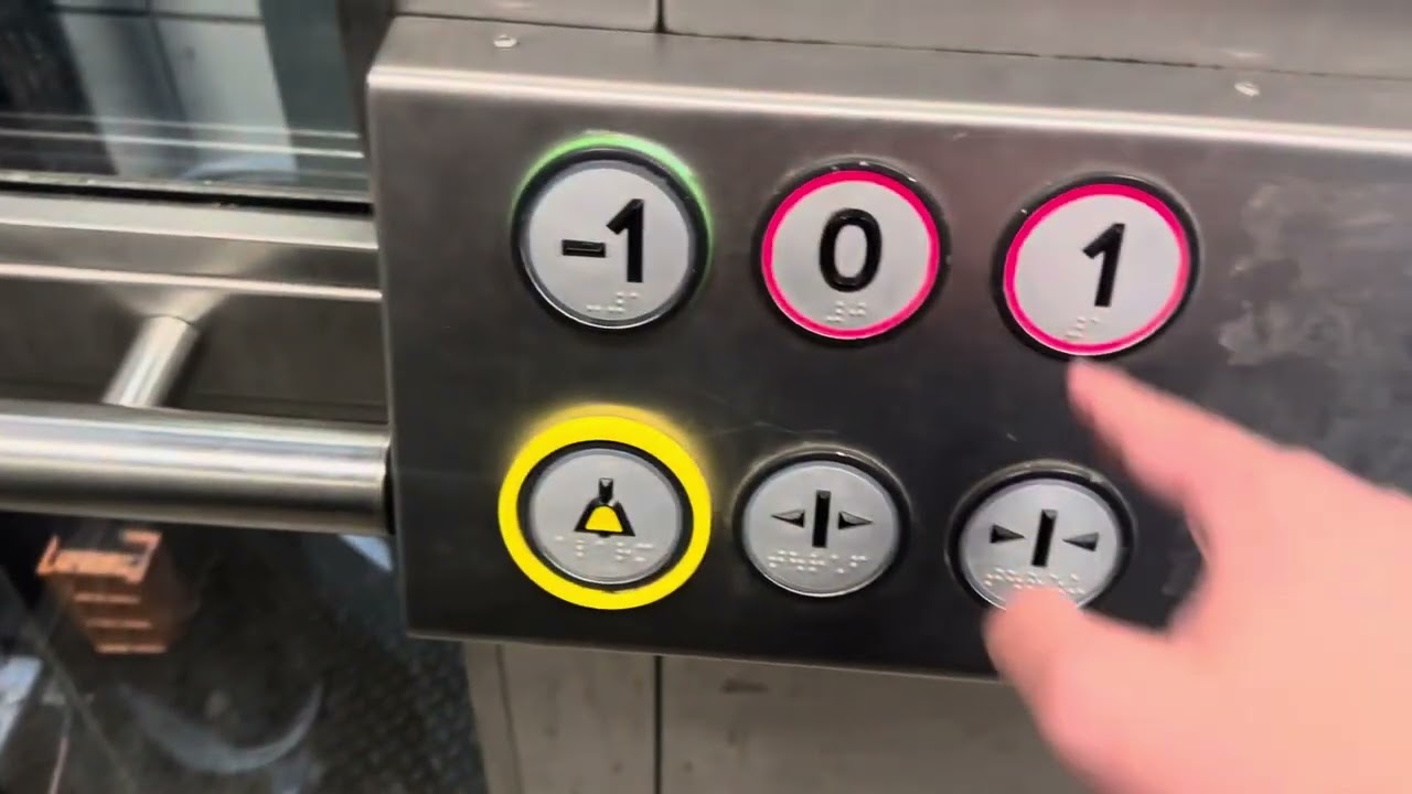 EPIC FAIL beim ThyssenKrupp Aufzug am Bahnhof Wuppertal-Vohwinkel