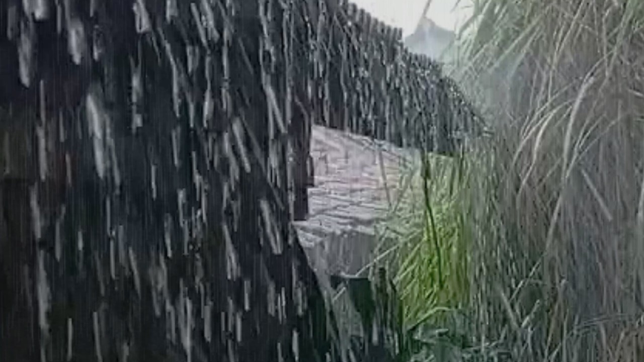 Сверхсильные звуки дождя 🌧️ Быстро засыпайте | Невероятно громкий шум дождя